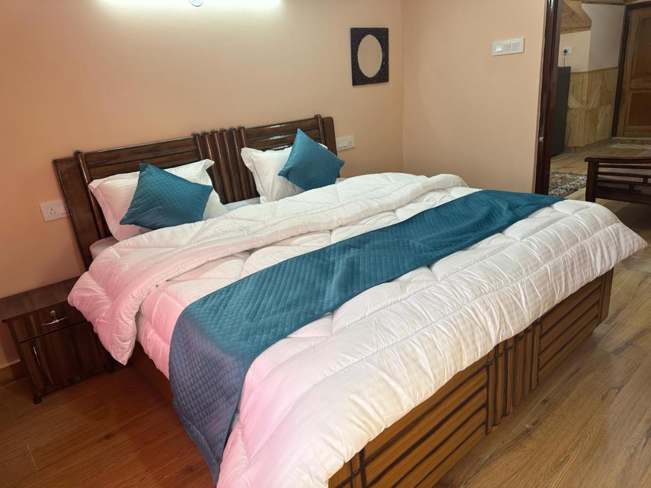 Nav Nidhi B&B Shimla Eksteriør billede
