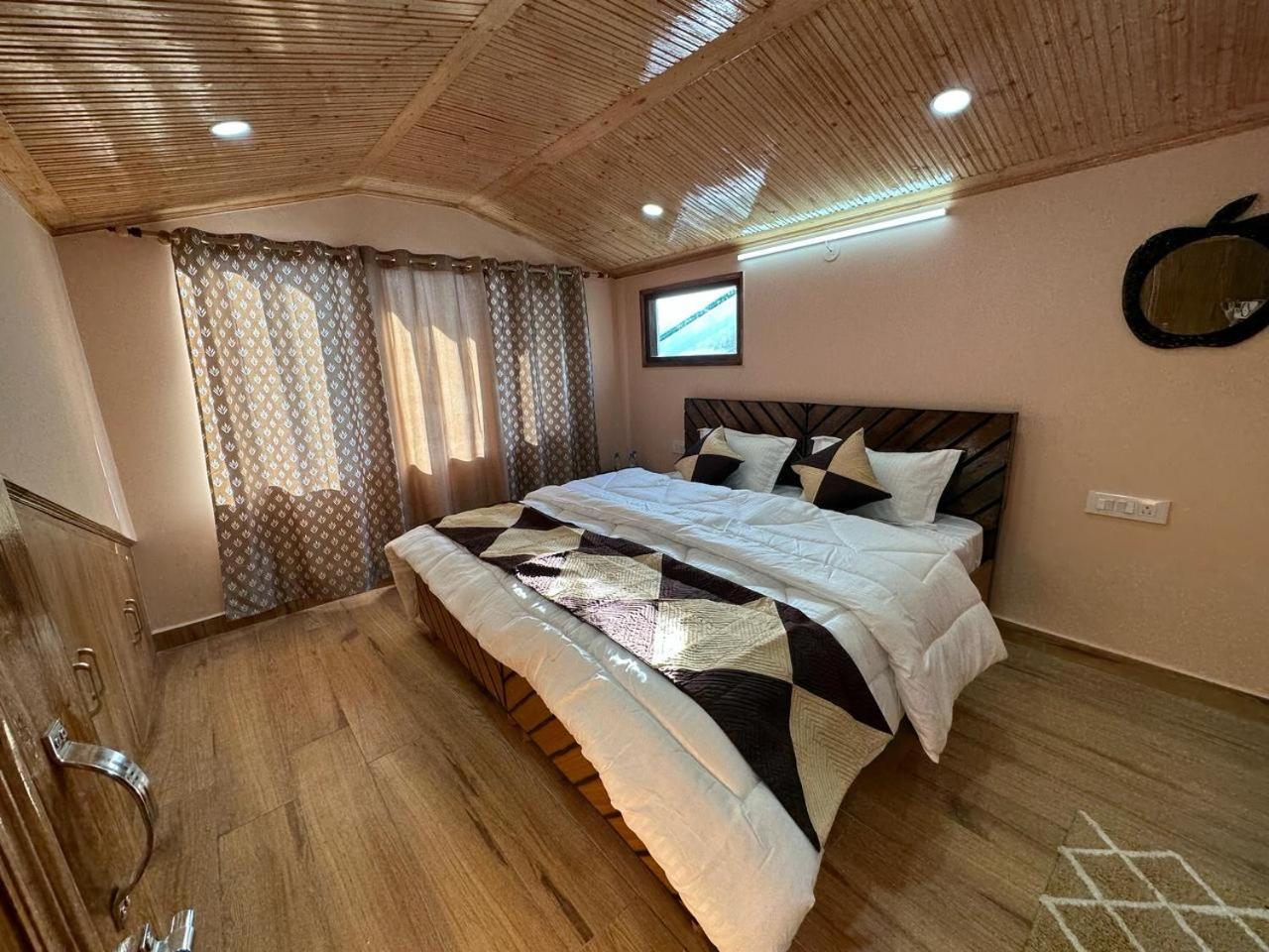 Nav Nidhi B&B Shimla Eksteriør billede