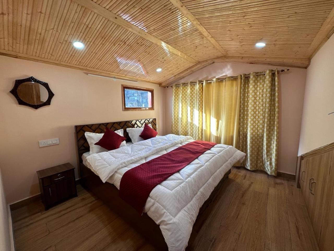 Nav Nidhi B&B Shimla Eksteriør billede